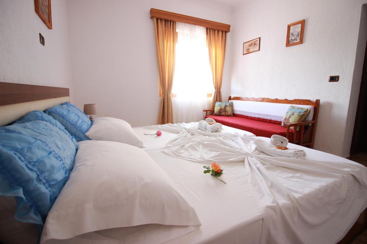 Grandma'S Home Гірокастра Екстер'єр фото