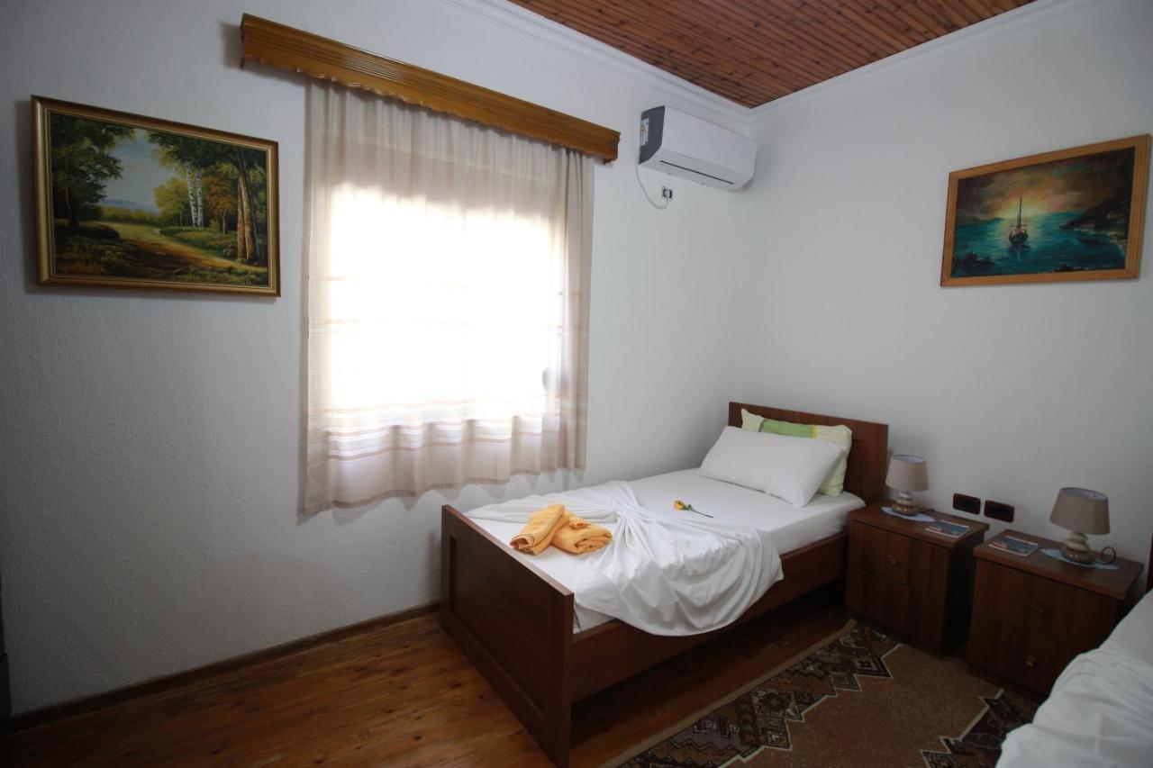 Grandma'S Home Гірокастра Екстер'єр фото