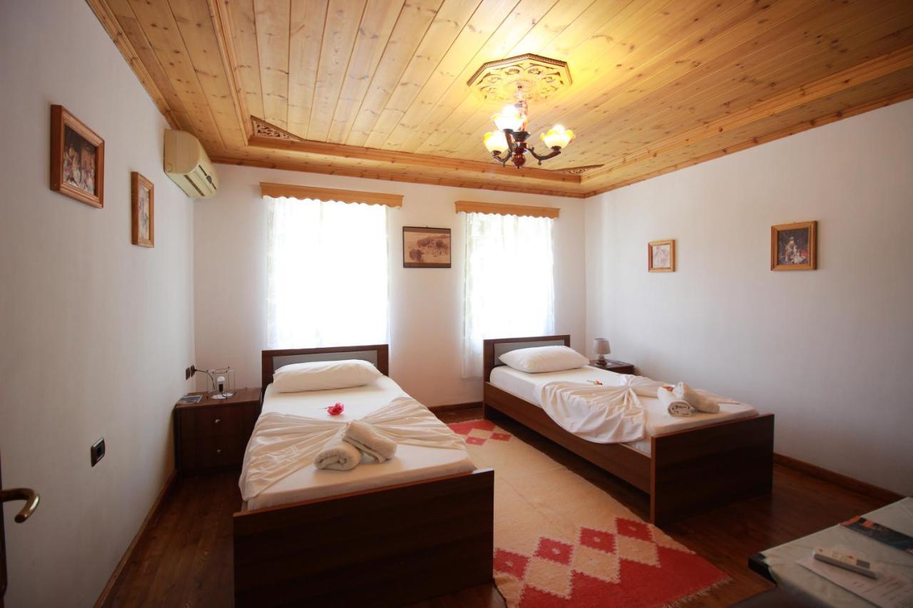 Grandma'S Home Гірокастра Екстер'єр фото