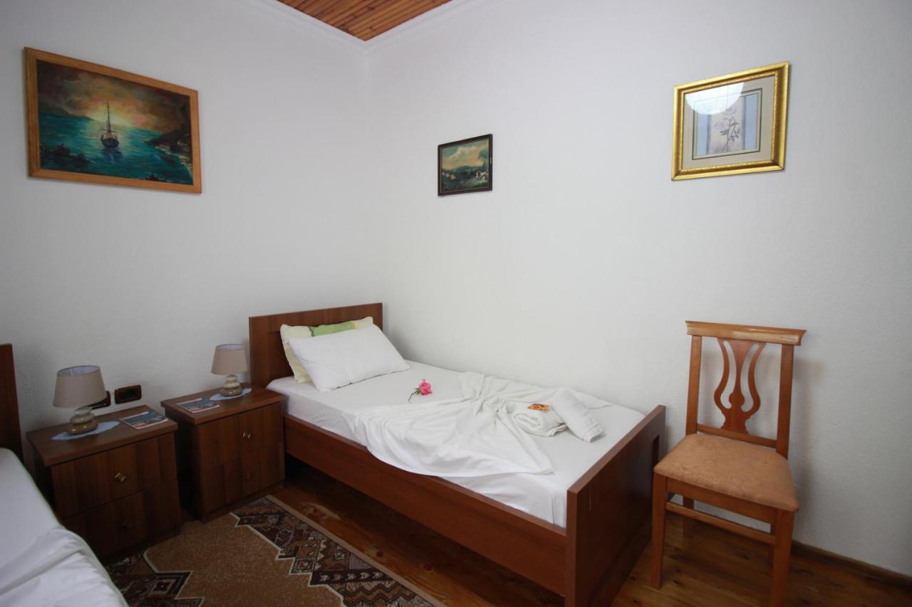 Grandma'S Home Гірокастра Екстер'єр фото