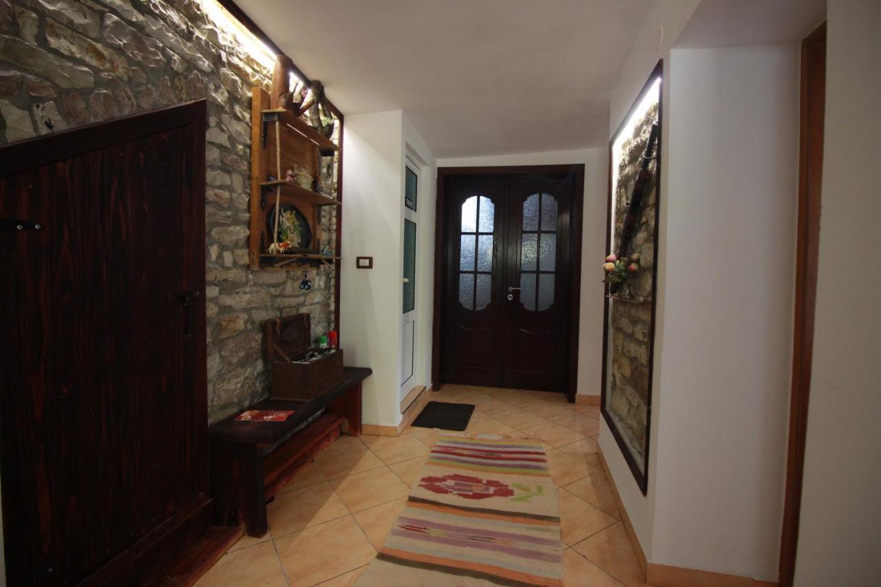 Grandma'S Home Гірокастра Екстер'єр фото