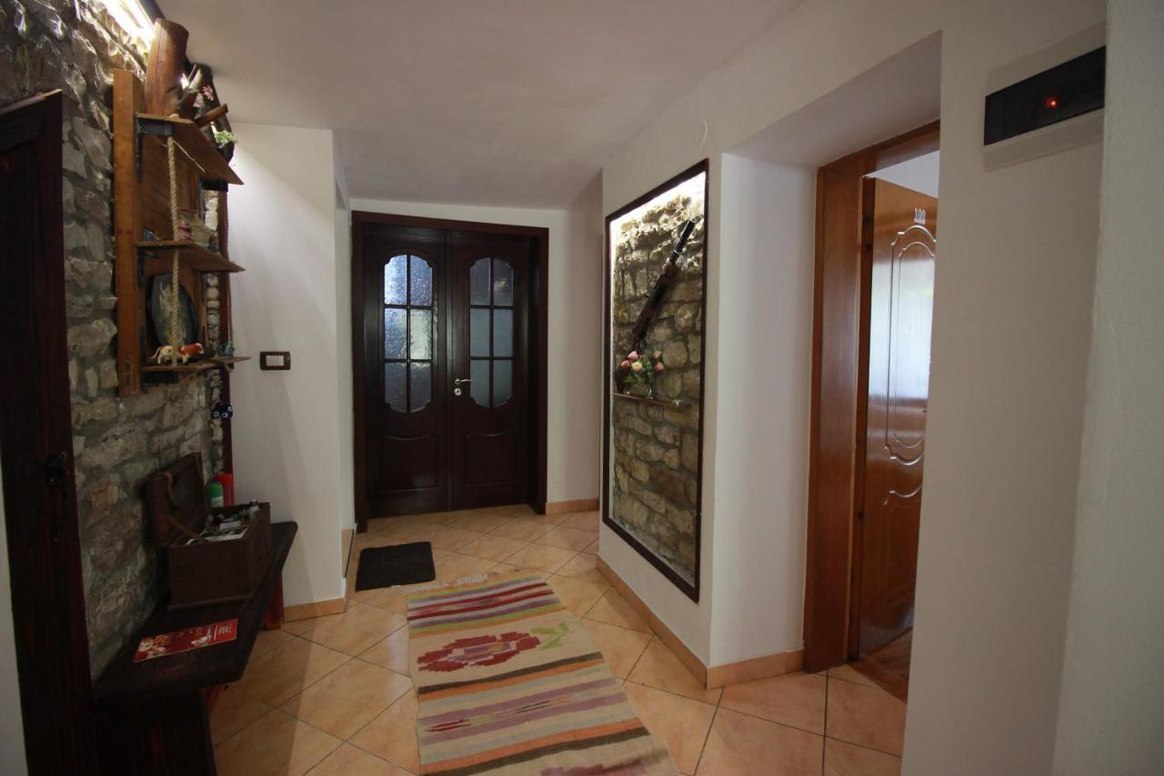 Grandma'S Home Гірокастра Екстер'єр фото