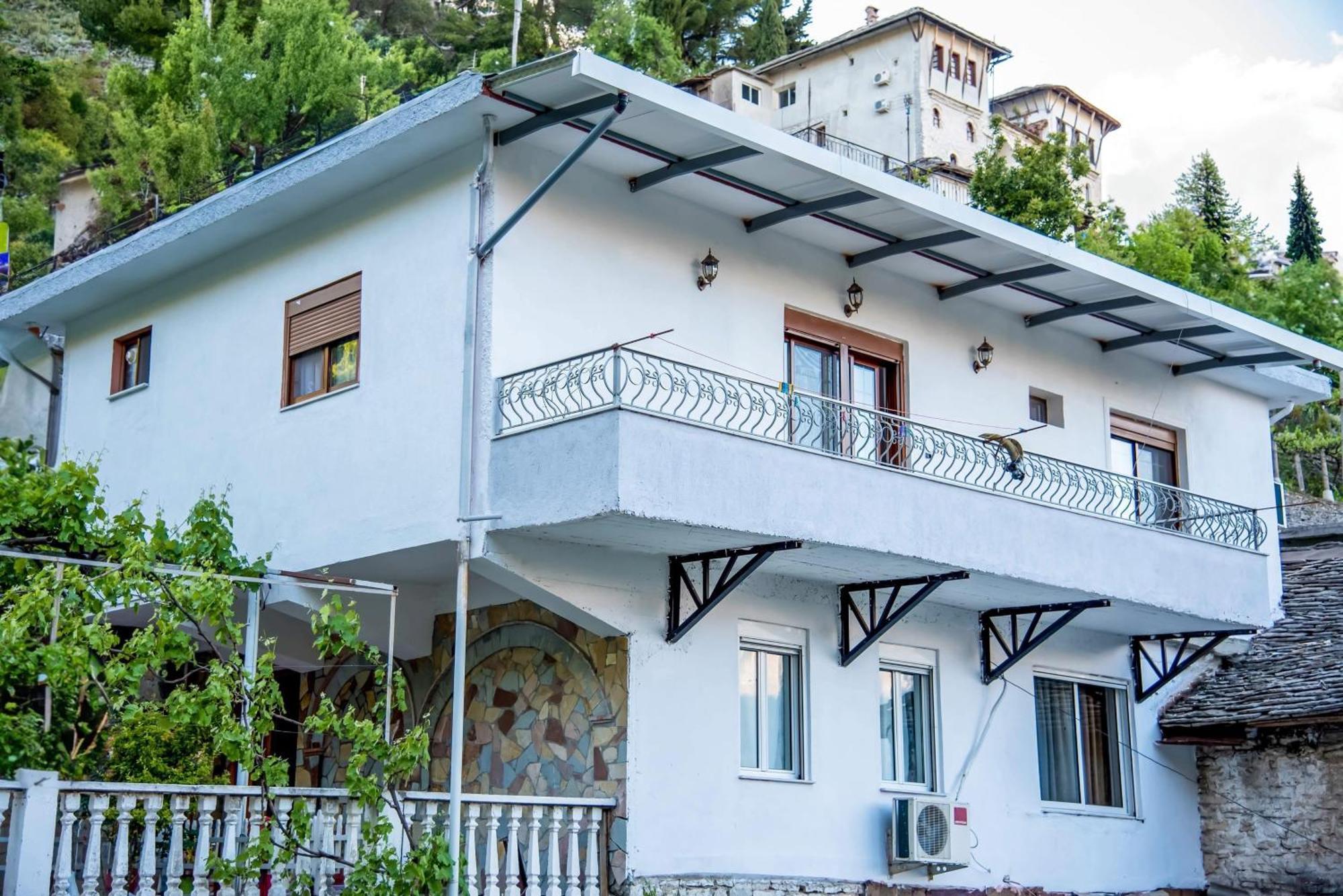 Grandma'S Home Гірокастра Екстер'єр фото